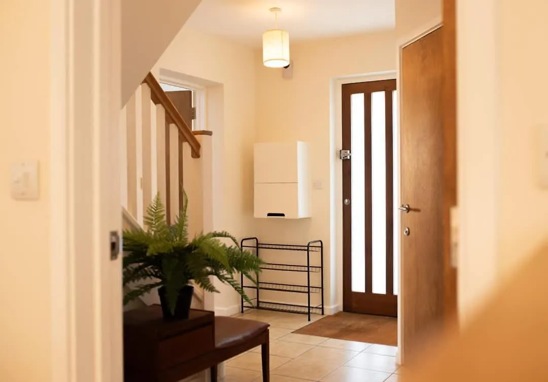 Stylish 3-Bedroom Detached Home In Cambridge Великобритания